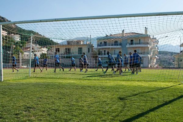 Έκαναν πικ-νικ στο γήπεδο του Λεβαδειακού!