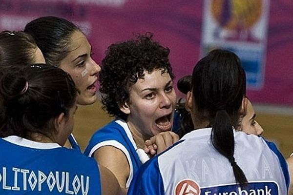 Ακάθεκτη η Εθνική Νέων Γυναικών!