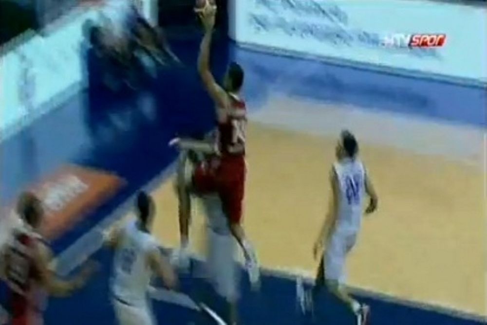 Πέρασε όλους τους Ιταλούς και κάρφωσε ο Κάραμαν (video)