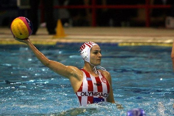 Παραμένουν «ερυθρόλευκες» Μαυρέλου, Μπαλωμενάκη