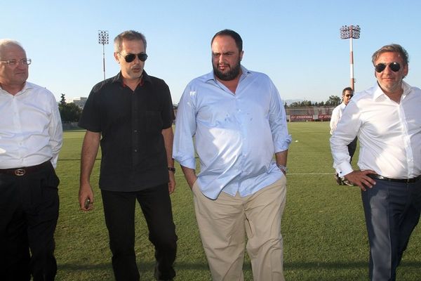 Υποσχέθηκε αμυντικό χαφ ο Μαρινάκης