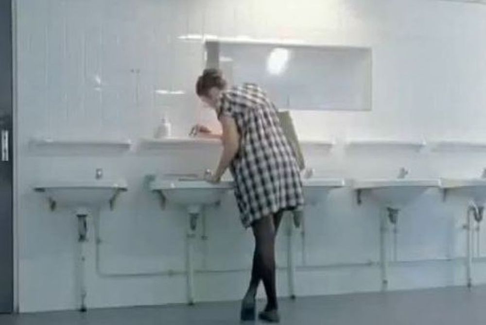 Η διαφήμιση για το ΑIDS που σοκάρει και... σώζει ζωές