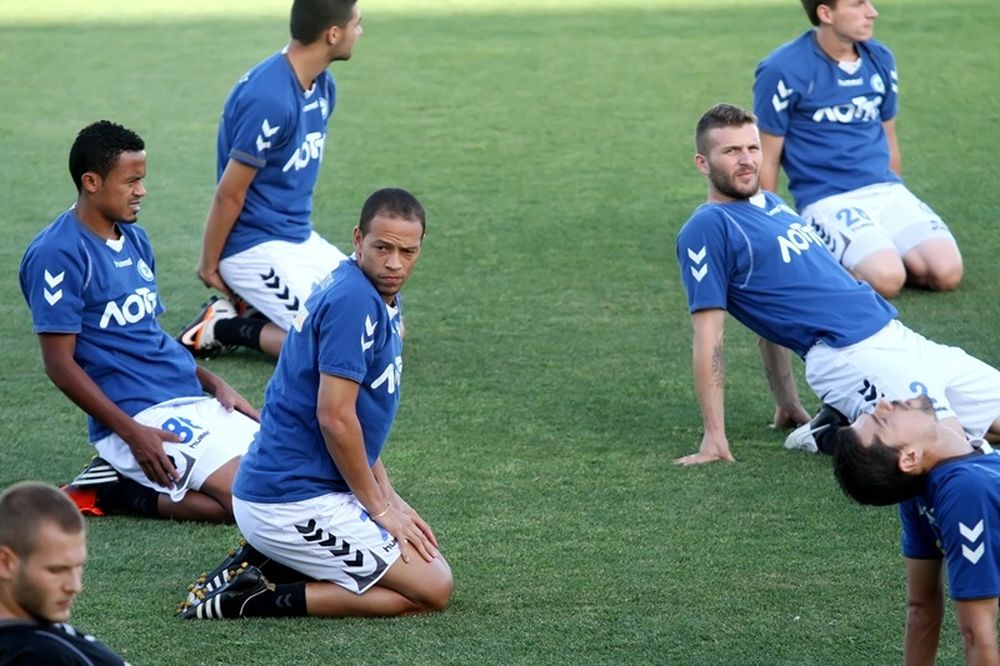 Παίζεται μία θέση στην ενδεκάδα ενόψει Νιούκασλ (photos)
