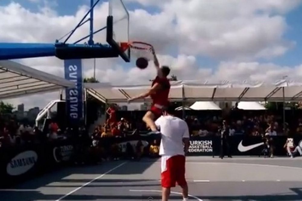 3x3 καρφώματα στην Κωνσταντινούπολη (video)