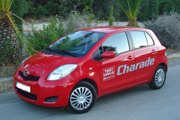 Daihatsu Charade (photos)