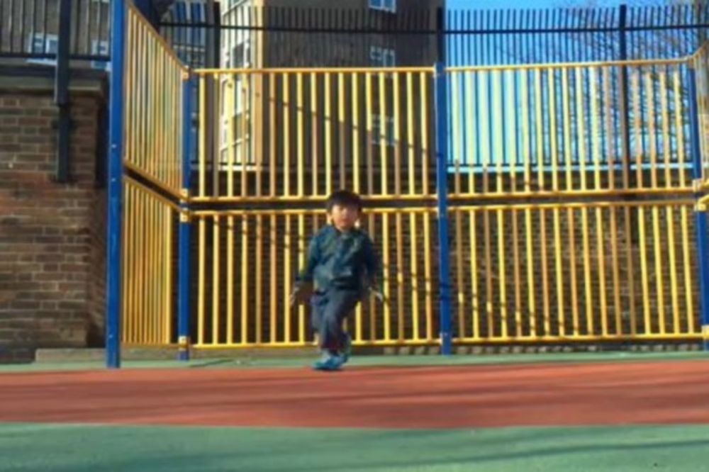 Βίντεο: Τετράχρονος... θαυματουργός τερματοφύλακας