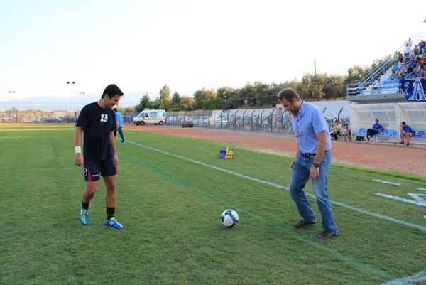 Ο Γκλέτσος τίμησε Βαζέχα (photos)