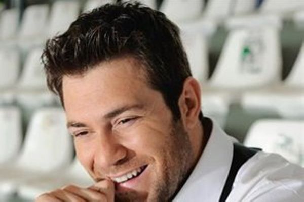 Χολίδης: Επιστρέφει στα παρκέ!