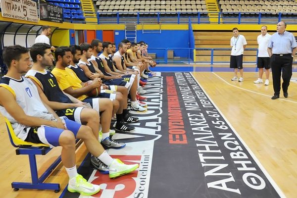 Περιστέρι: Διαδοχικά φιλικά