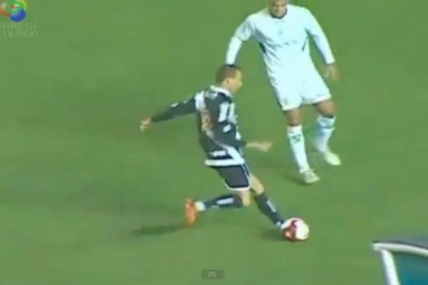 Βίντεο: Από το γήπεδο... ξαπλωτός στην καταπακτή!