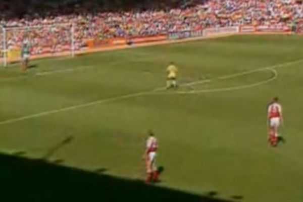 Βίντεο: Μια μοναδική συλλογή με σπάνια γκολ και... αυτογκόλ