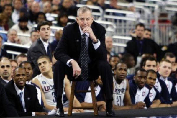 NCAA: Αποχωρεί ο Τζιμ Καλχούν από το Κονέκτικατ