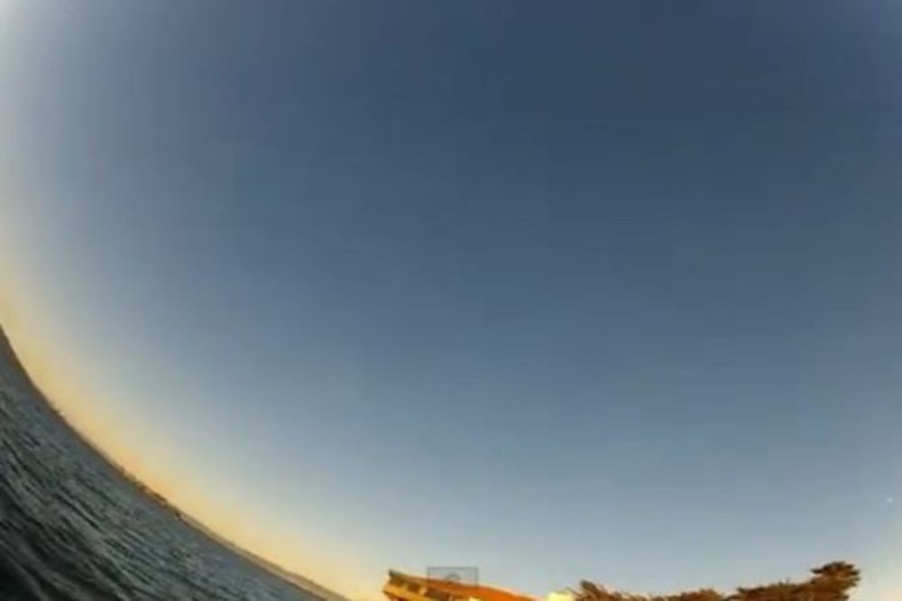 Κλέφτης... γλάρος με κάμερα στο στόμα (video)