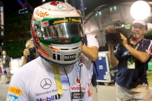 Γκραν Πρι Σιγκαπούρης: Εγκατέλειψε ο Χάμιλτον!