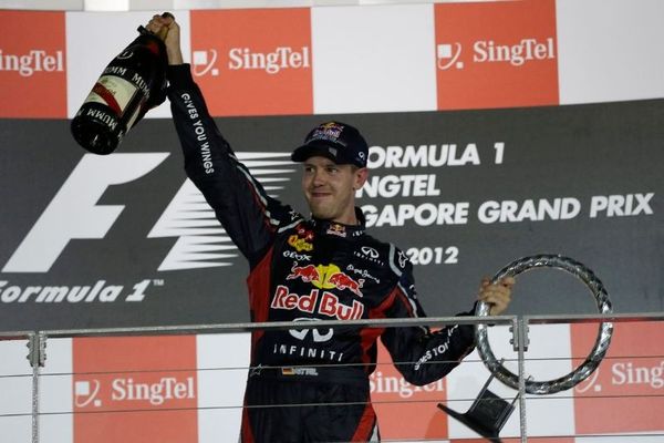 Ο Φέτελ «άρχοντας» της... νύχτας στη Σιγκαπούρη