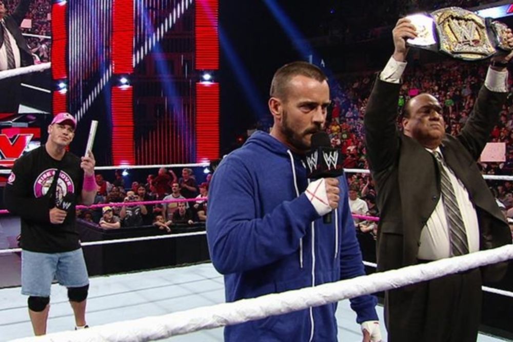 Raw SuperShow: «Σεβασμός« στον CM Punk με… μεταλλικό σωλήνα (photos + videos)