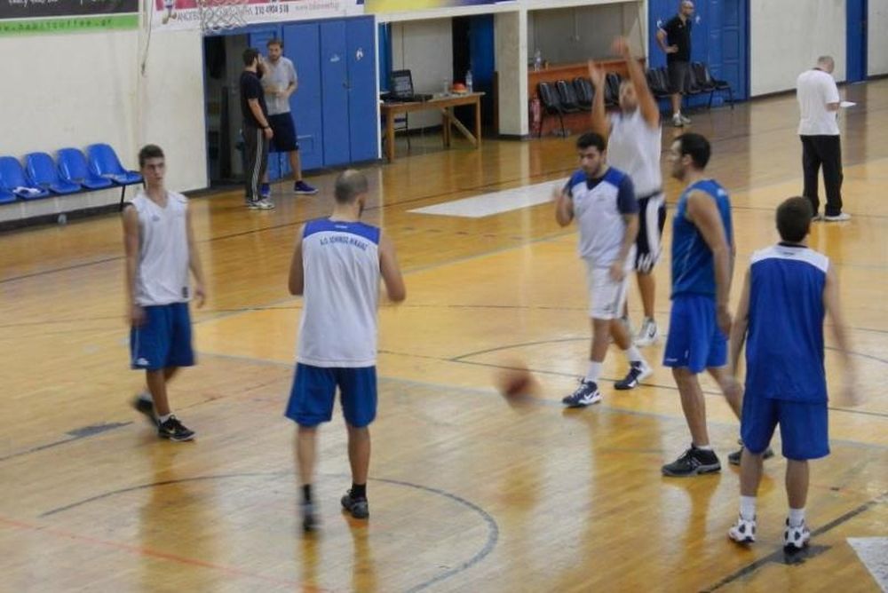 Ιωνικός Νικαίας: Φιλικά και διαρκείας