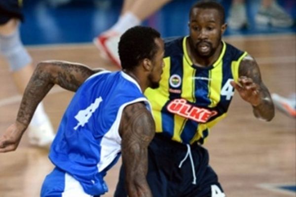 Φενέρμπαχτσε Ούλκερ: Αποθέωση ΜακΚάλεμπ σε Ολυμπιακό!