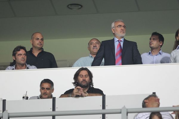 Στα αποδυτήρια μετά τη λήξη ο Σαββίδης