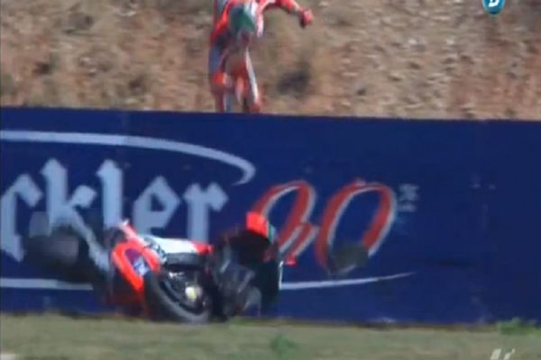 Moto GP: Η νίκη του Πεντρόσα και η πτώση του Χέιντεν (video)