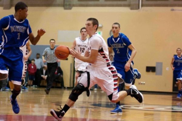 NCAA: Πήρε φόργουορντ για το 2013 η Μασαχουσέτη