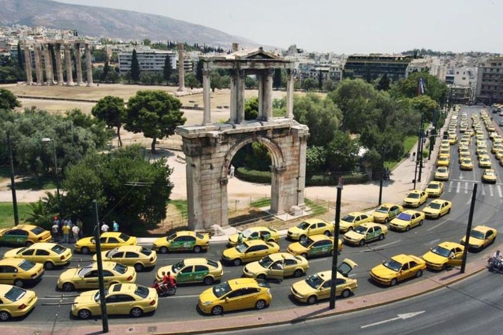 Με ταξί στο «Καραϊσκάκης» οι Βόσνιοι!