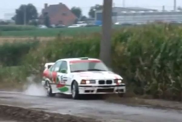 Απίστευτο: Κανένας δεν γλιτώνει απ’ αυτόν τον στύλο! (video)