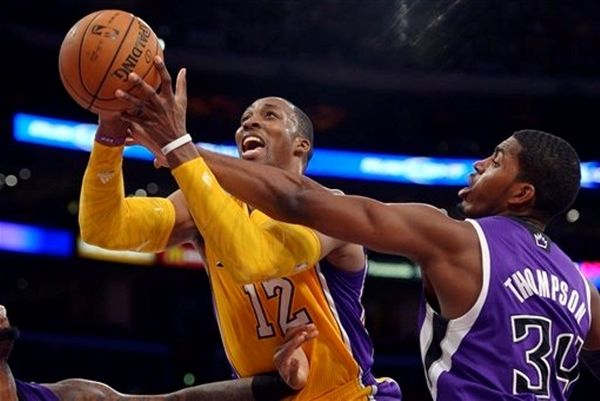 Λος Άντζελες Λέικερς: Ντεμπούτο Χάουαρντ, ήττα από Κινγκς