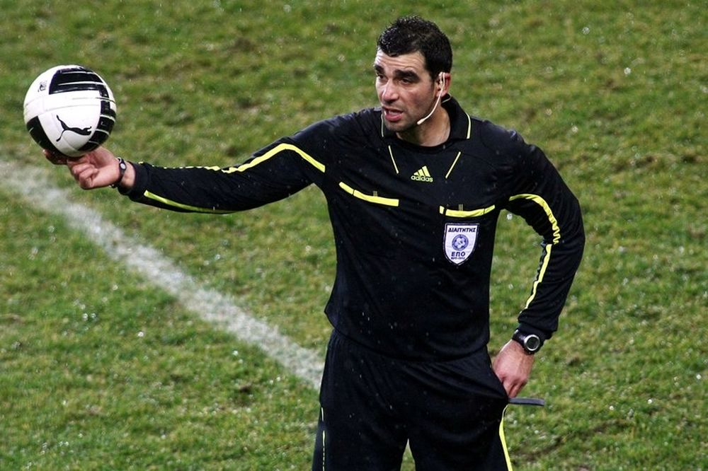 Κωνσταντινέας: «Από διαιτητής… σέντερ φορ»!