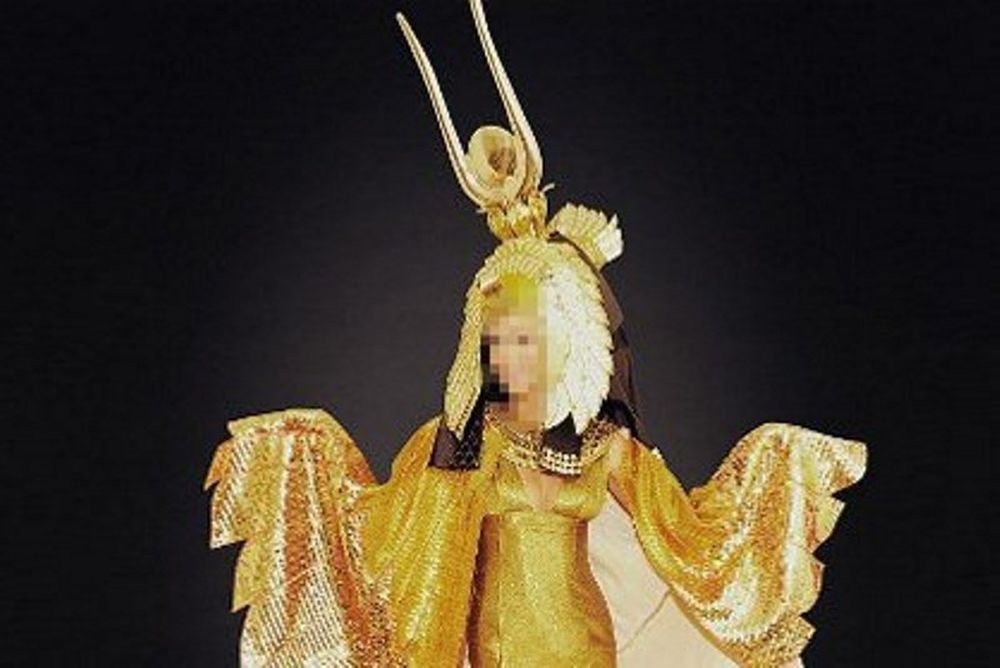 Ποια star θα φορέσει αυτό το υπέροχο κοστούμι Cleopatra στο Halloween;