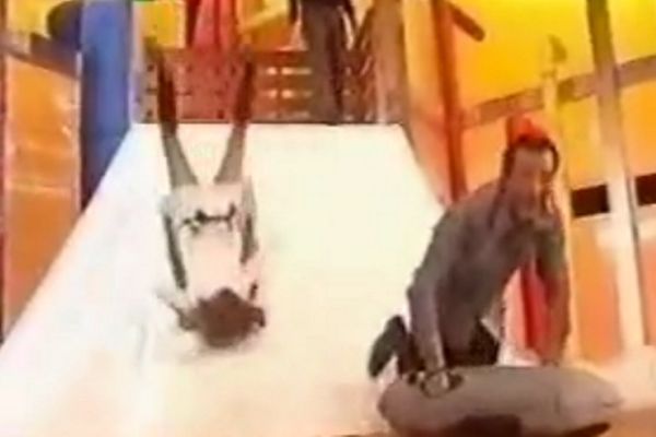 Βίντεο: Σκληρό ατύχημα σε τηλεπαιχνίδι