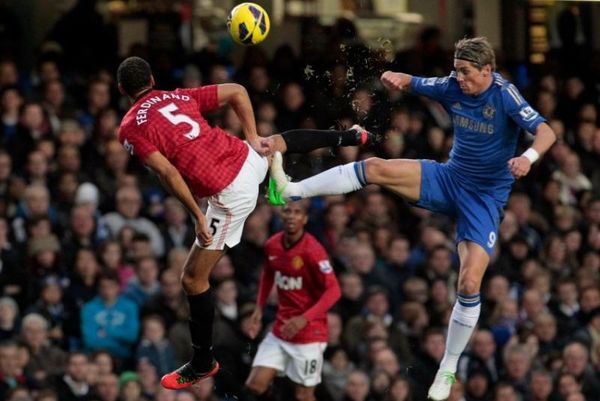 Με… σπρώξιμο η Μάντσεστερ, 3-2 την Τσέλσι (video)