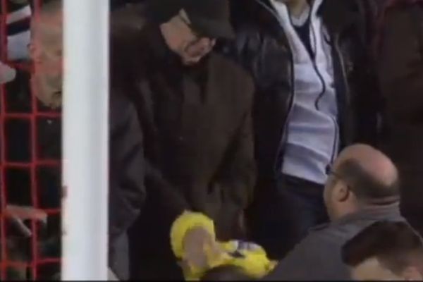 «Αρπάχτηκαν» για τη φανέλα του Φρίντελ! (video)