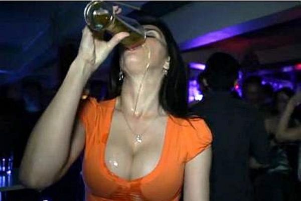 Για αυτό οι άνδρες λατρεύουν την μπίρα (video)