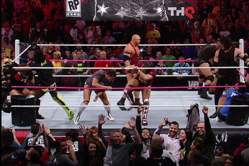 Raw Supershow: Team Punk vs Team Foley (photos + videos)