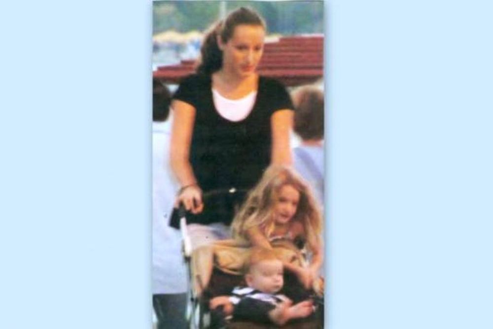 Η έγκυος Κάτια και οι βόλτες με τα παιδιά της 