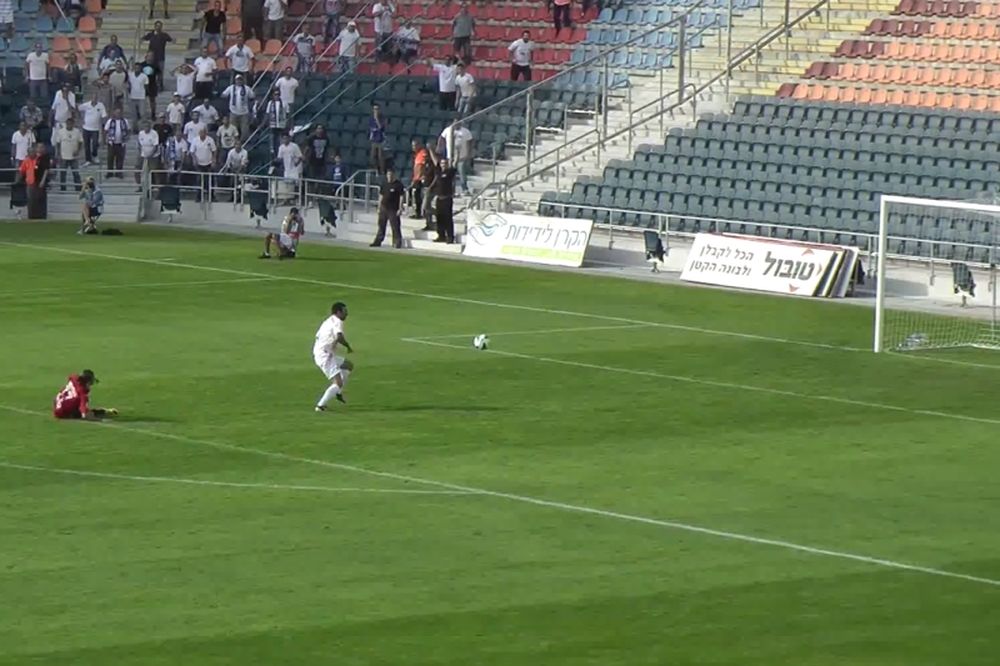 Αστόχησε σε άδεια εστία! (video)