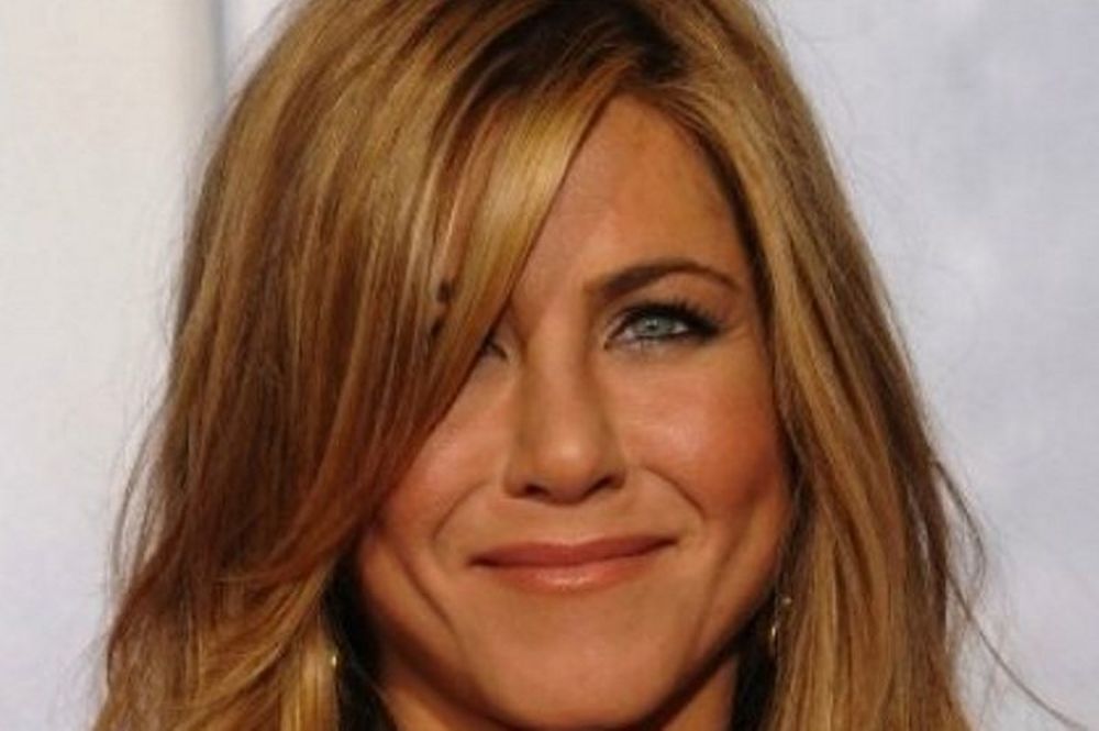 Από ποιον γυναικά star του Hollywood κρύβεται... η Jennifer Aniston;