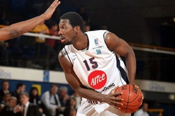 Μπασκετμπολίστας σκότωσε γυναίκα