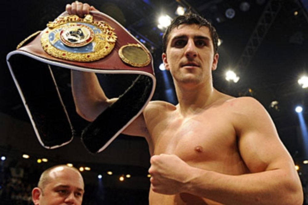 Μποξ: Νίκη-σκάνδαλο για Marco Huck (videos)