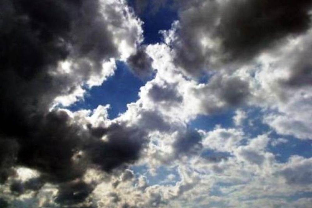 Συννεφιασμένη Κυριακή 