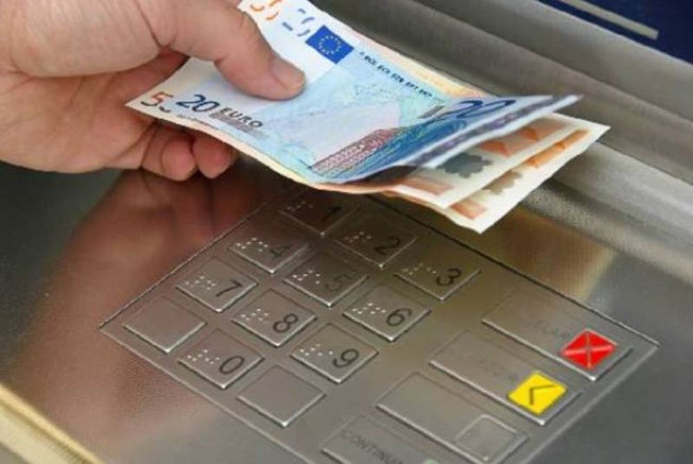 Θαυματουργό ΑΤΜ μοιράζει... ευρώ στο Σουφλί!