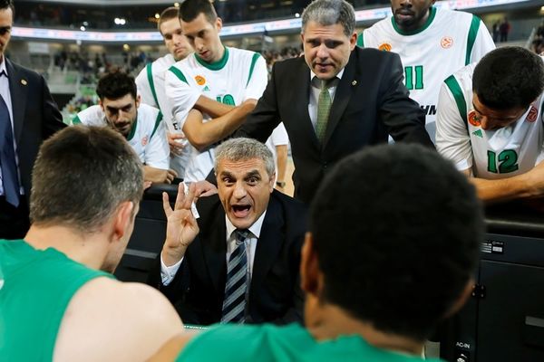 Πεδουλάκης: «Τα πίσω παιδιά να ανεβάσουν το επίπεδο»