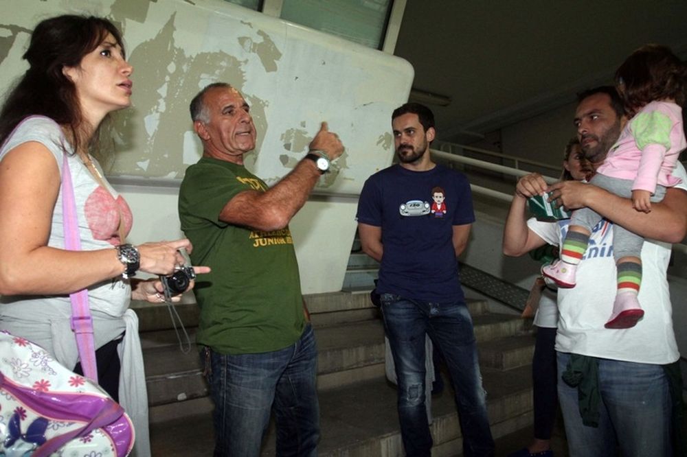 Τους ξετρέλανε η μπέμπα