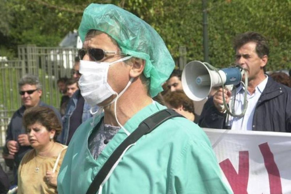 Στο γύψο η υγεία των Ελλήνων…