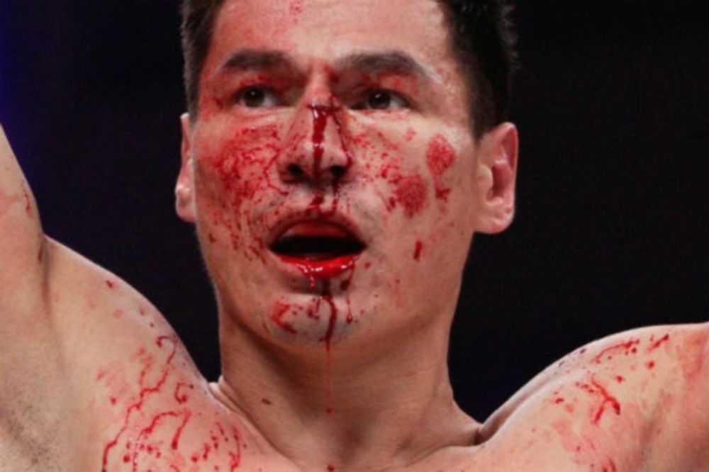 Kickboxing: Ατελείωτη… πτώση για Gago Drago (video)