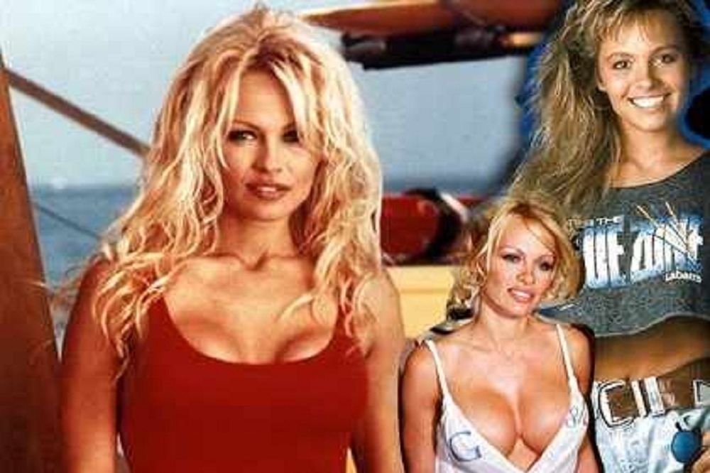 Pamela Anderson: το πιο καυτό κόκκινο μαγιό