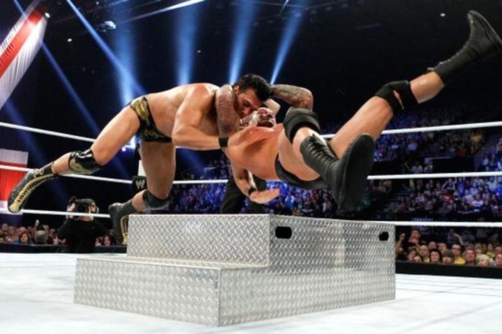SmackDown: Βίαιος Orton (photos+videos)