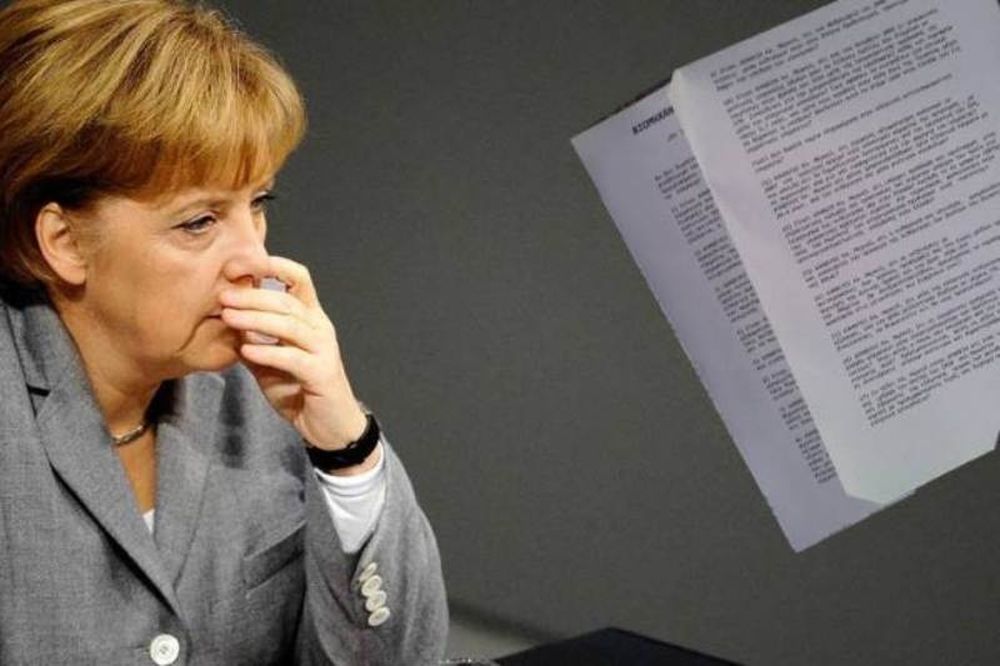 17 ερωτήματα - φωτιά για τους εκβιασμούς της Μέρκελ