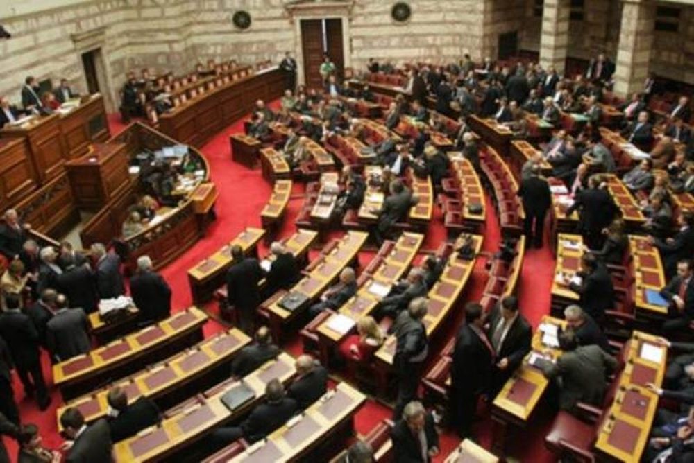 Στον «αέρα» η ψηφοφορία – Απεργούν οι υπάλληλοι της Βουλής